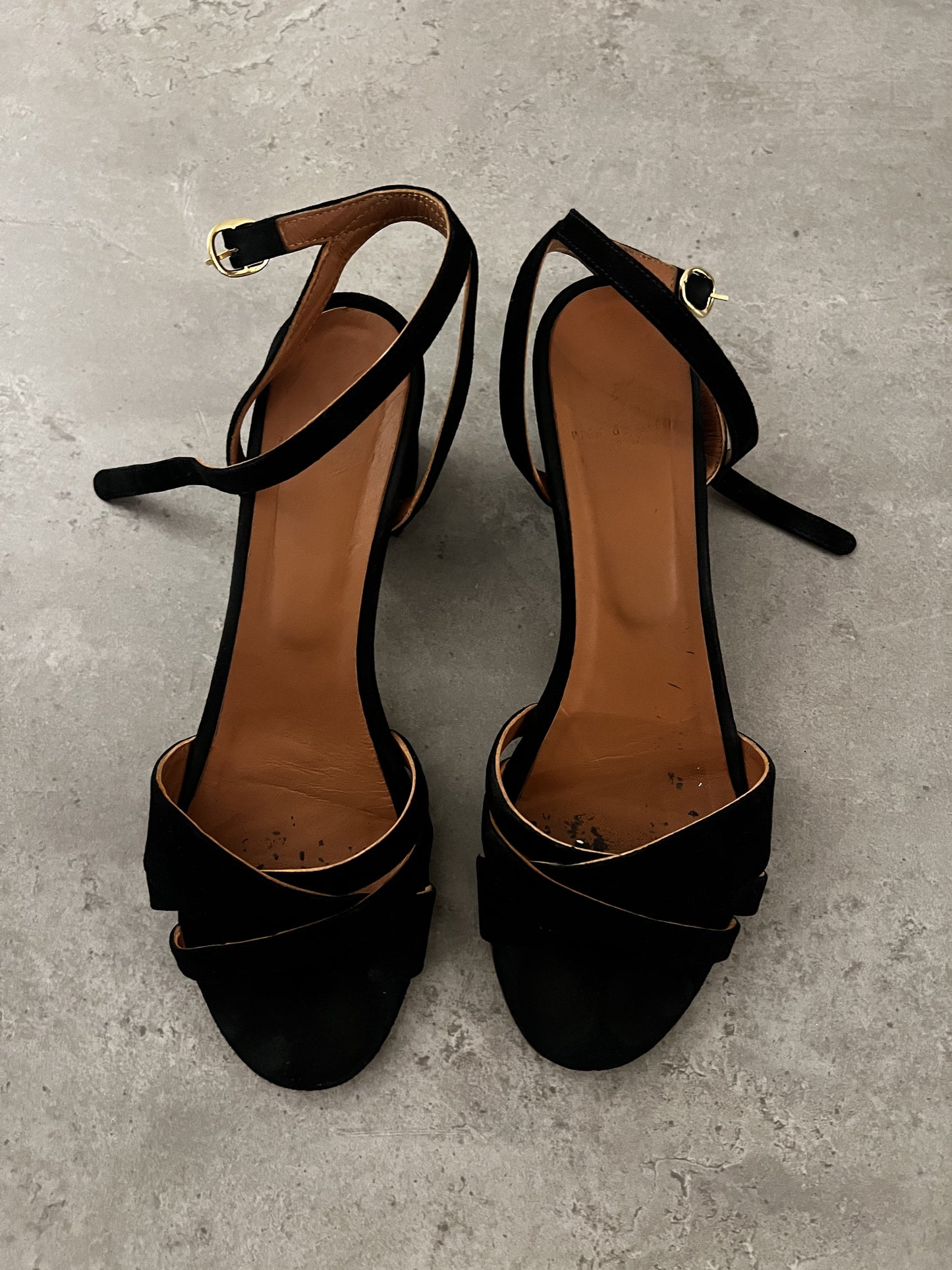 Black mid-heel sandals. Good condition. Comfortable