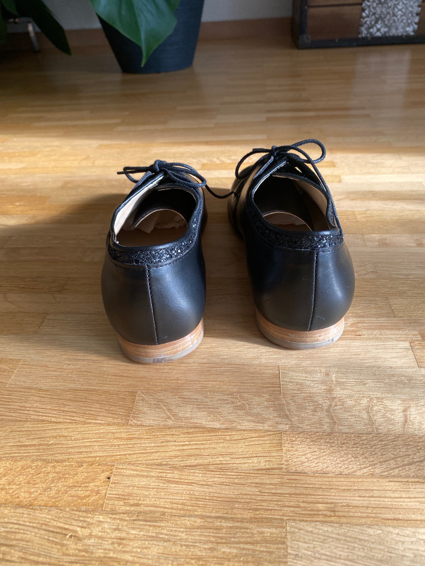 Derbies noires