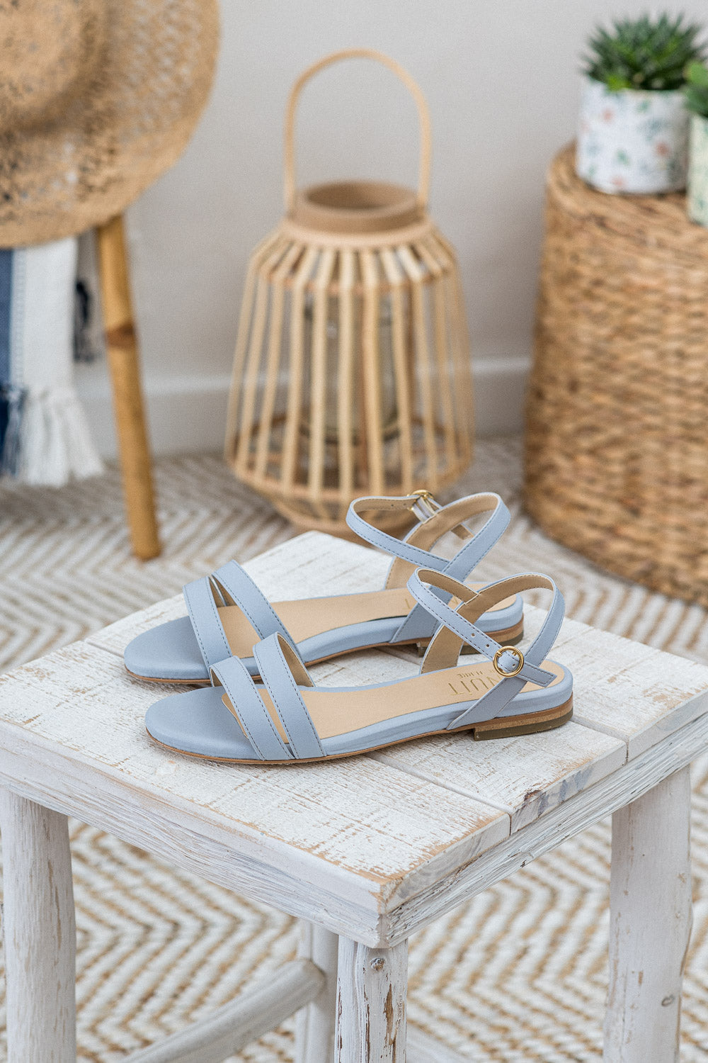 Sandales plates vegan écoresponsables pour femme bleues pastel Ajaccio Minuit sur Terre