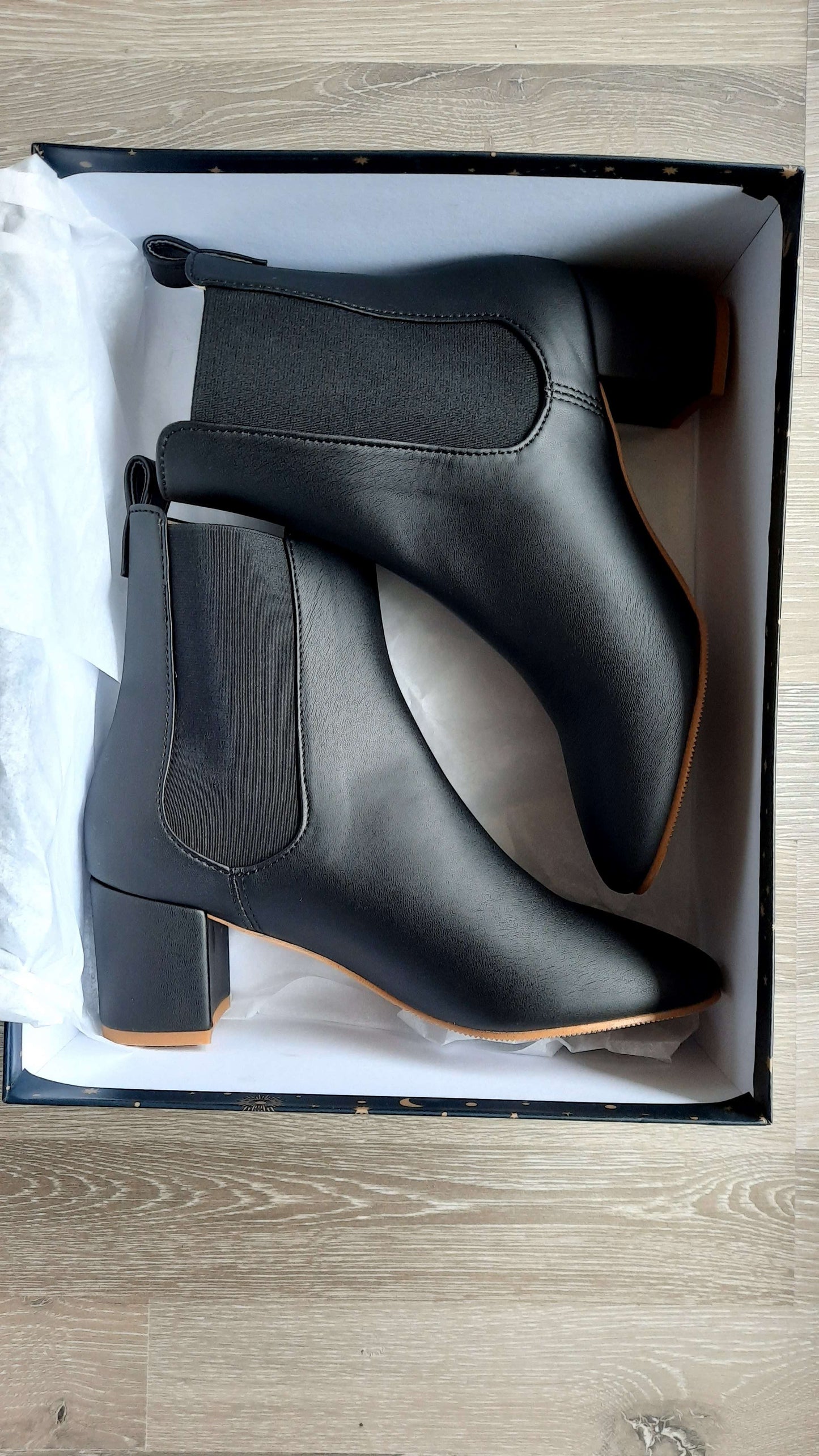 Thames Black