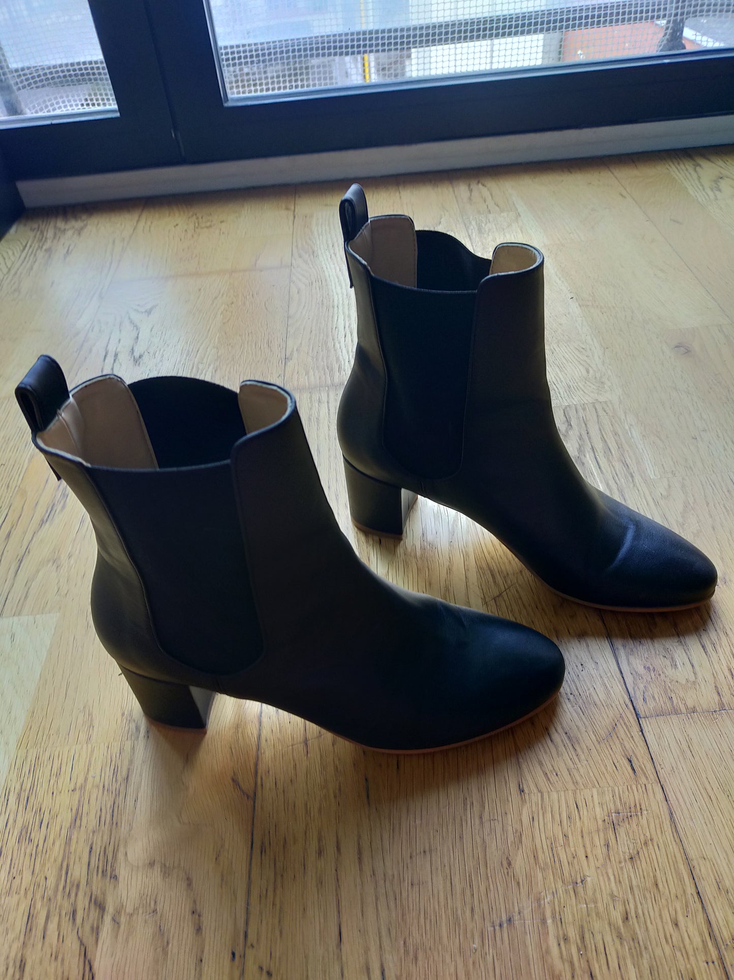 Thames Black