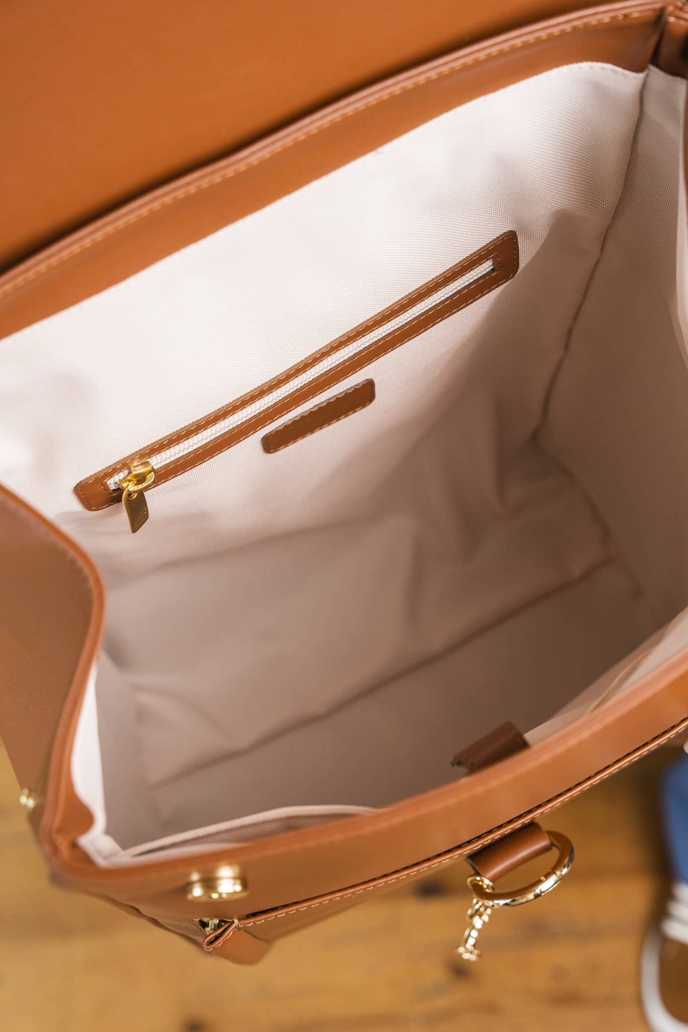 Intérieur sac à dos vegan écologique recyclé pour femme Falabella Minuit sur Terre