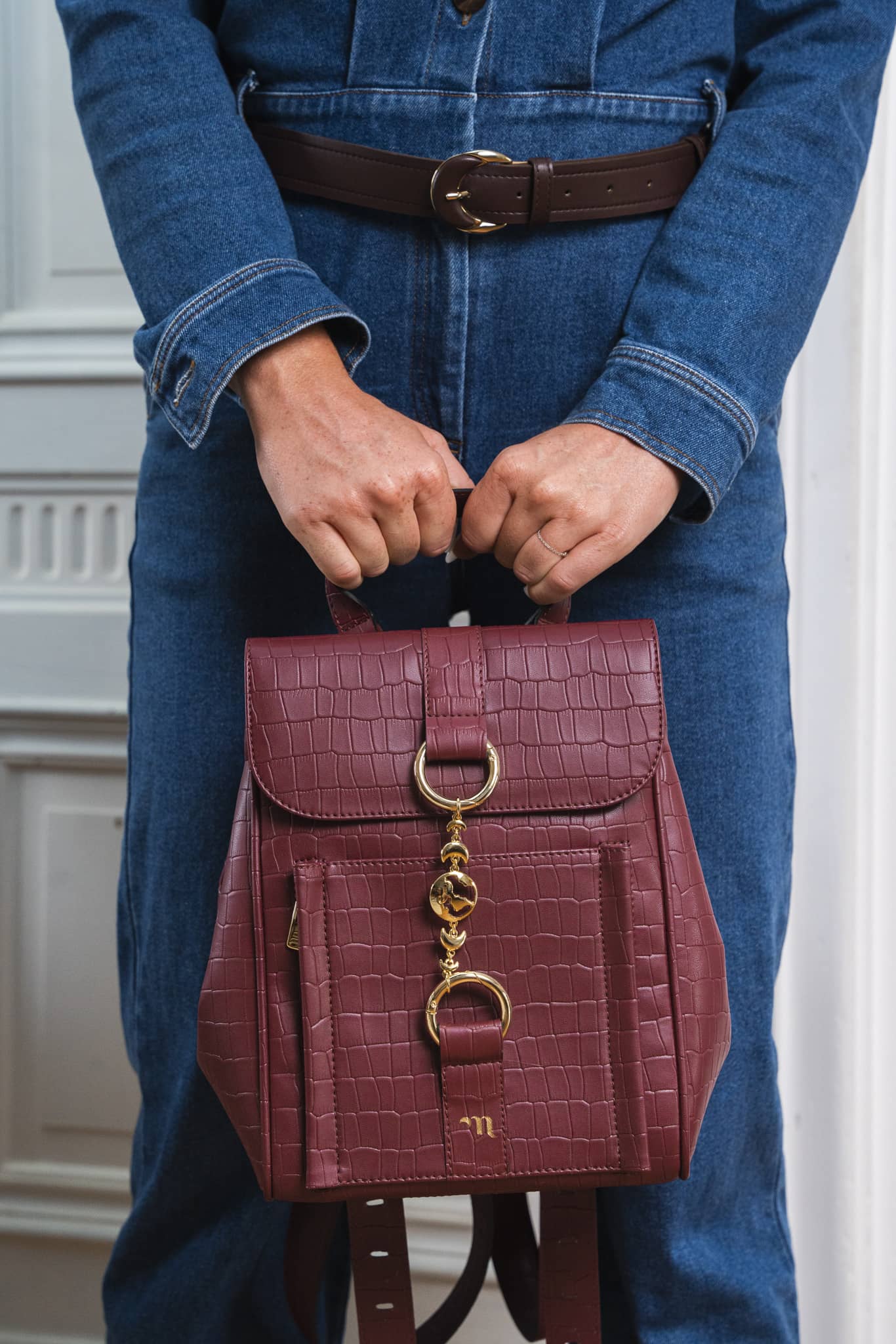 Sac à dos vegan écoresponsable recyclé bordeaux imitation crocodile Falabella Minuit sur Terre