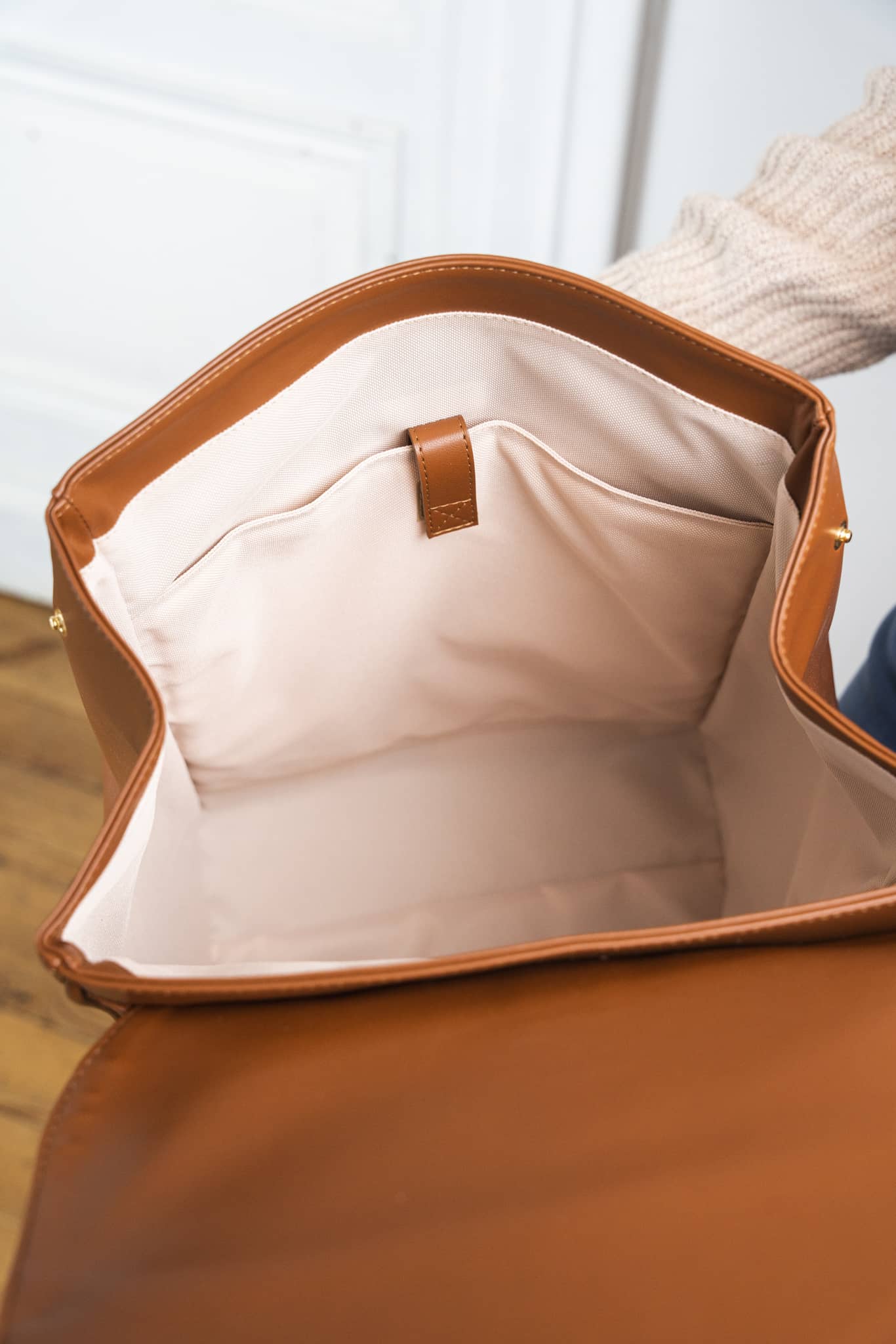 Intérieur sac à dos vegan écologique recyclé pour femme Falabella Minuit sur Terre