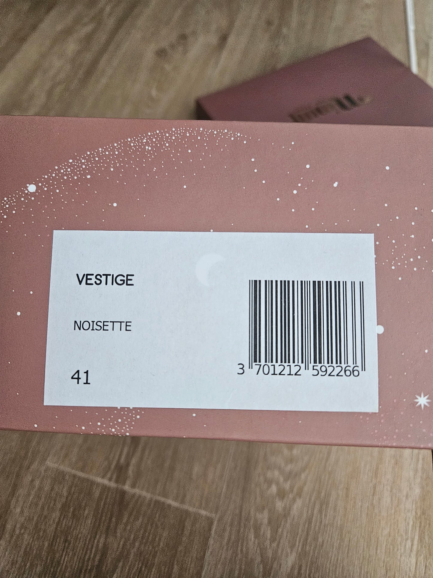 Hazelnut Vestige