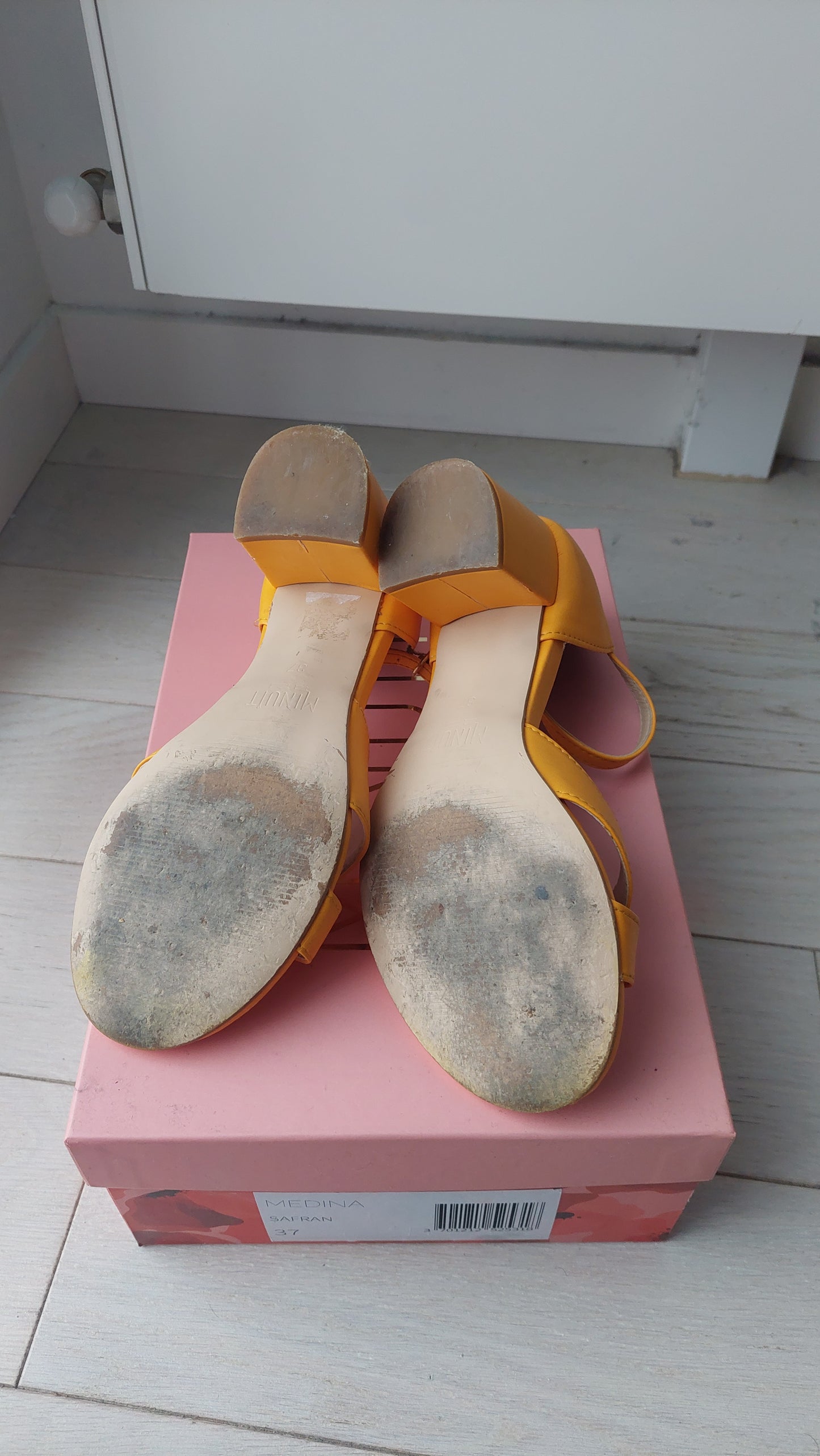 Sandales à talon jaunes