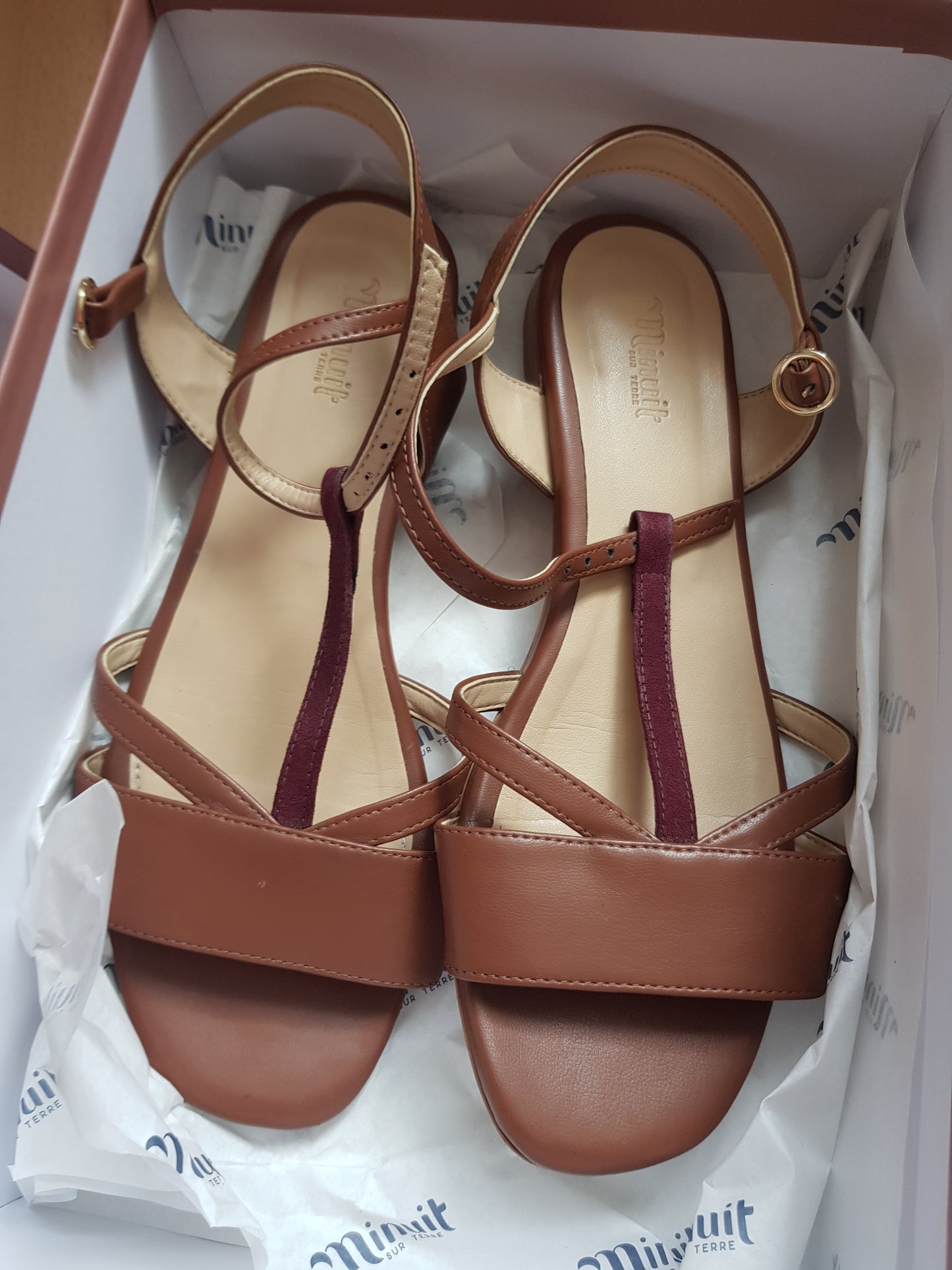 Iris Camel