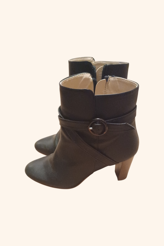 Black Emerald model ankle boots