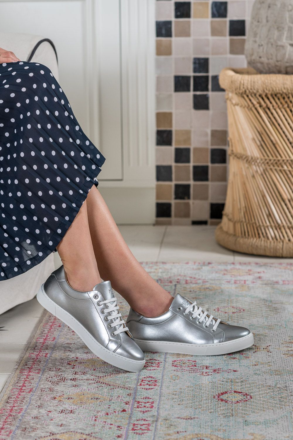 Silver twirl