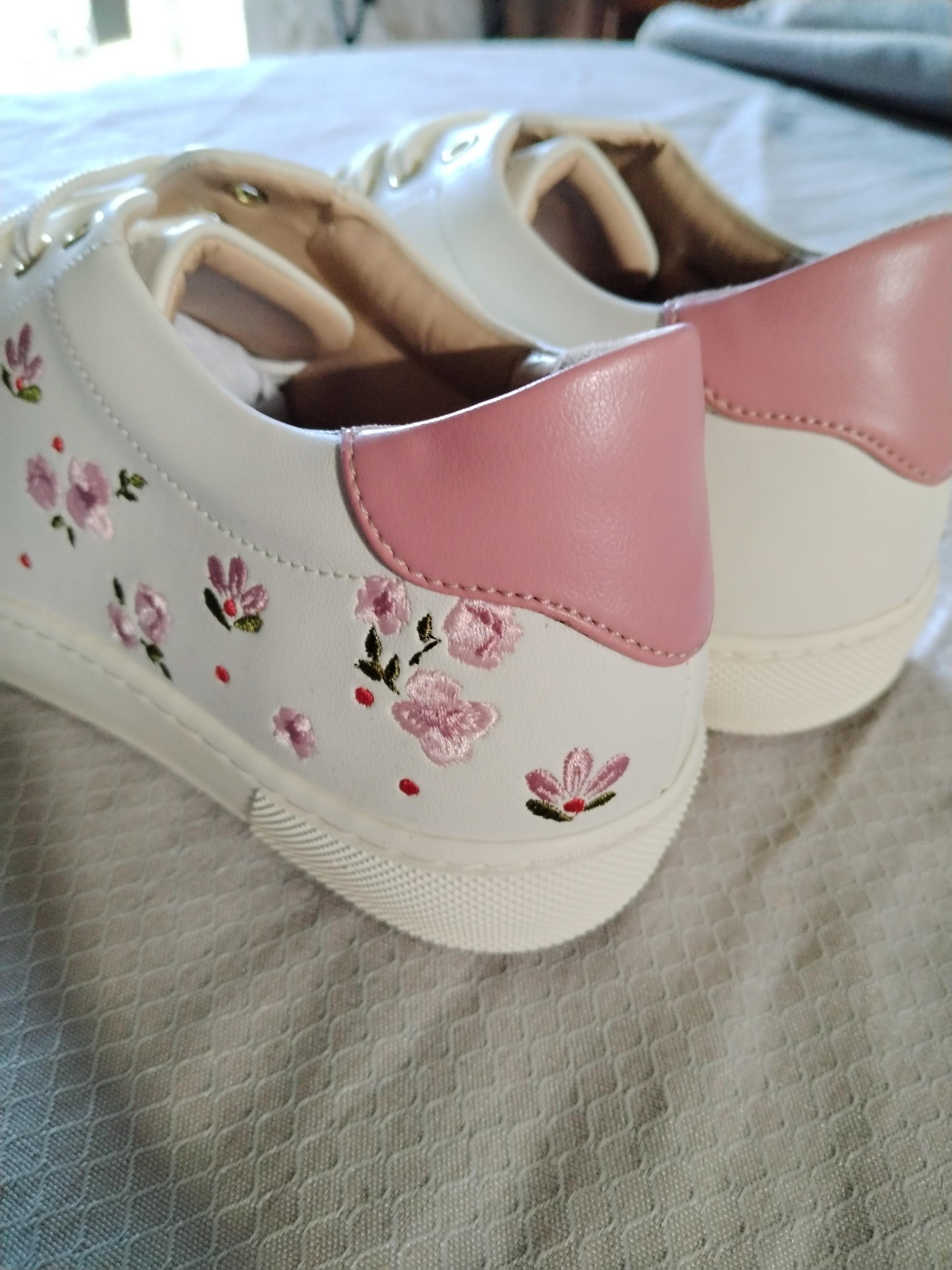 Virevolte fleurs roses