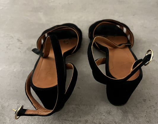 Black mid-heel sandals. Good condition. Comfortable