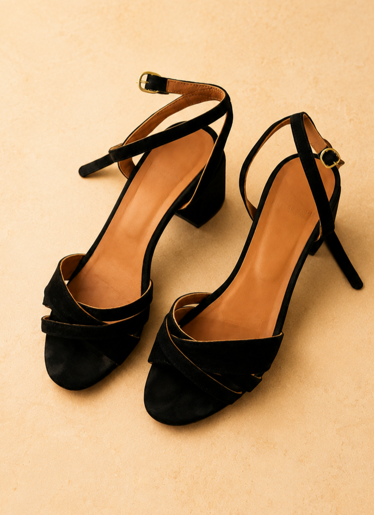 Black mid-heel sandals. Good condition. Comfortable