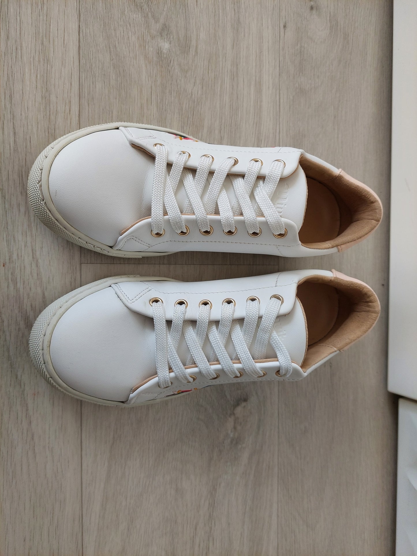 Baskets brodées Minuit sur Terre Virevolte 35