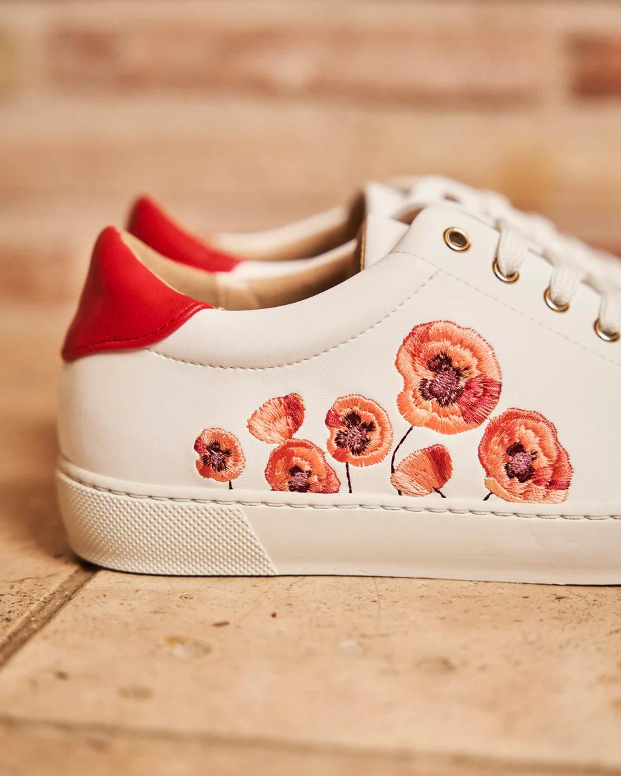 Red Flowers Twirl