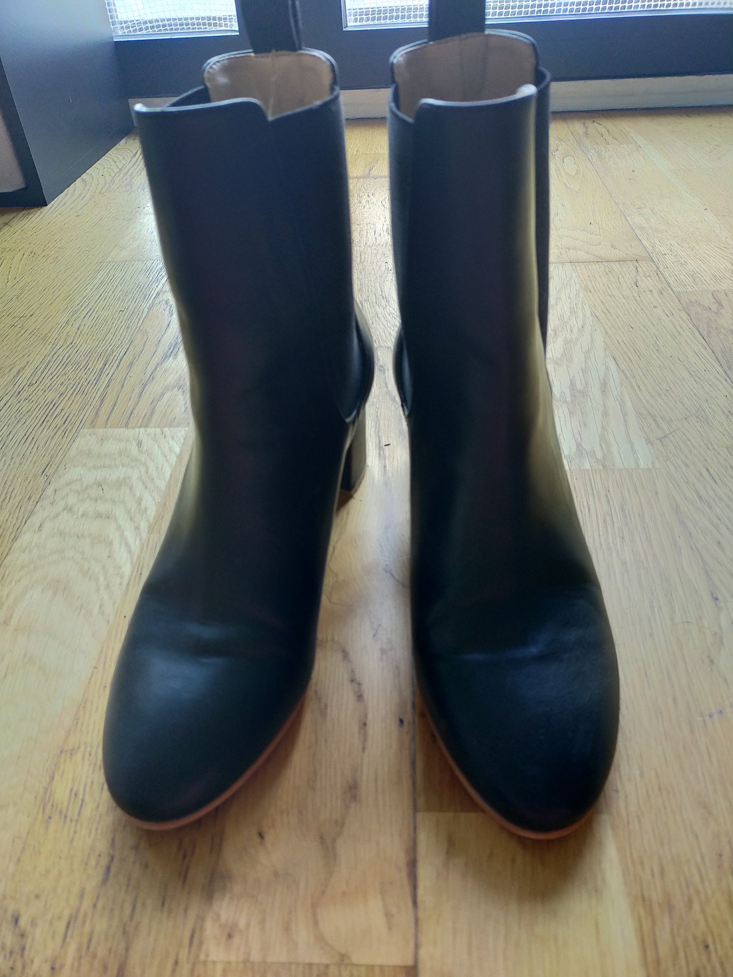 Thames Black