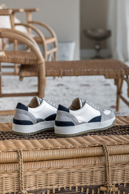 Baskets femme écologiques végétales et recyclées blanches gris bleu Aveiro Nuage Minuit sur Terre
