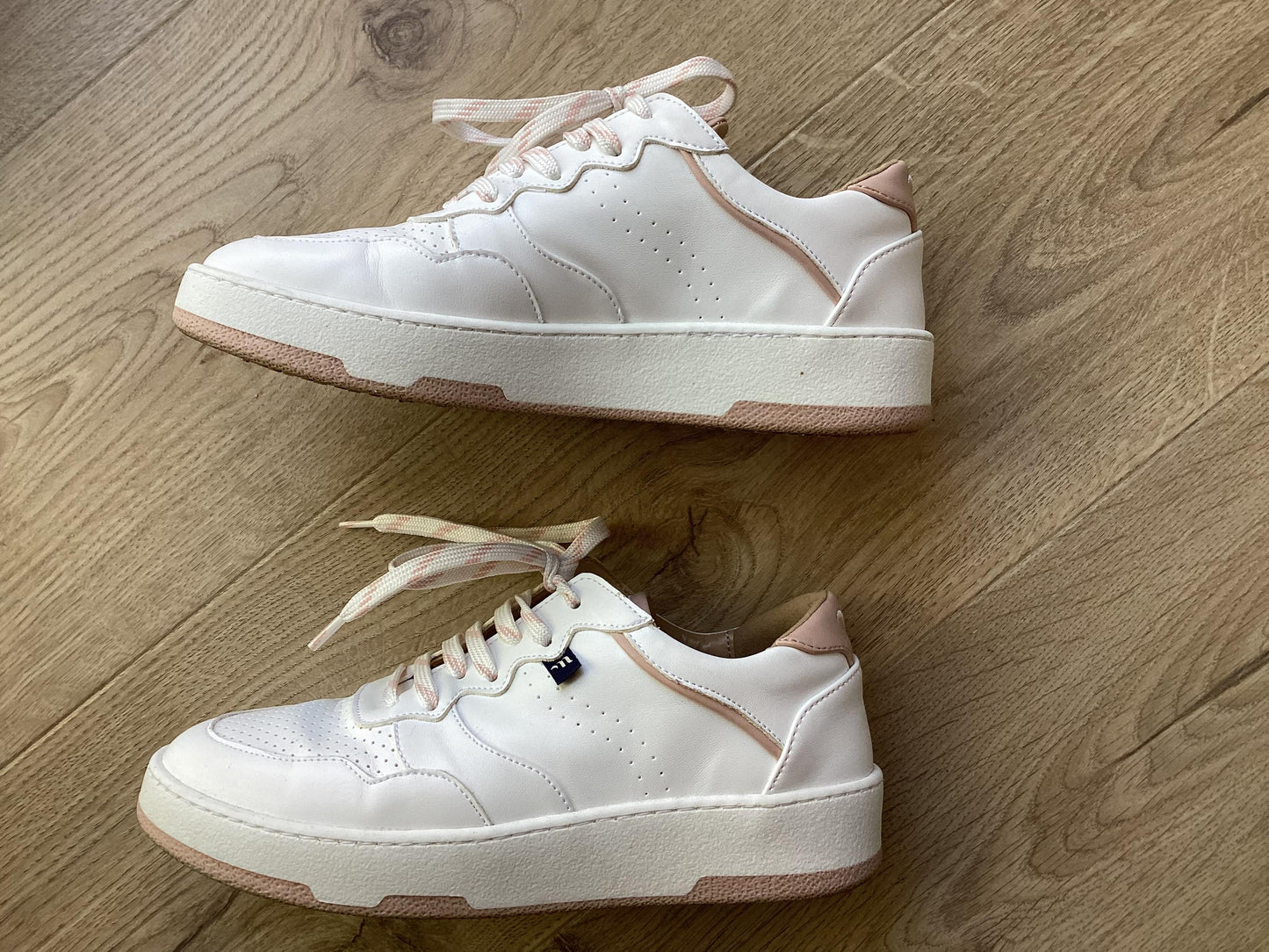 White Pink Vestige