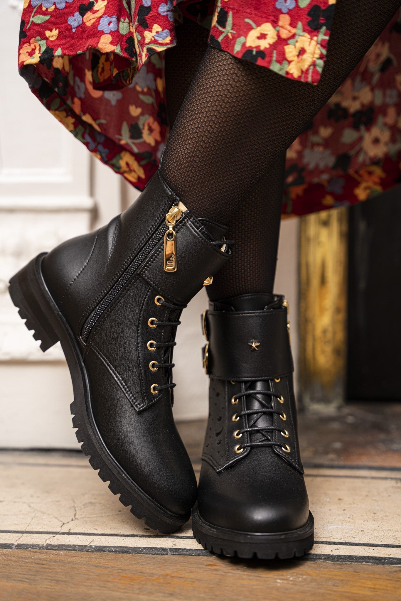 Bottines à lacets vegan noires perforées femme écoresponsables recyclées Bastide Minuit sur Terre