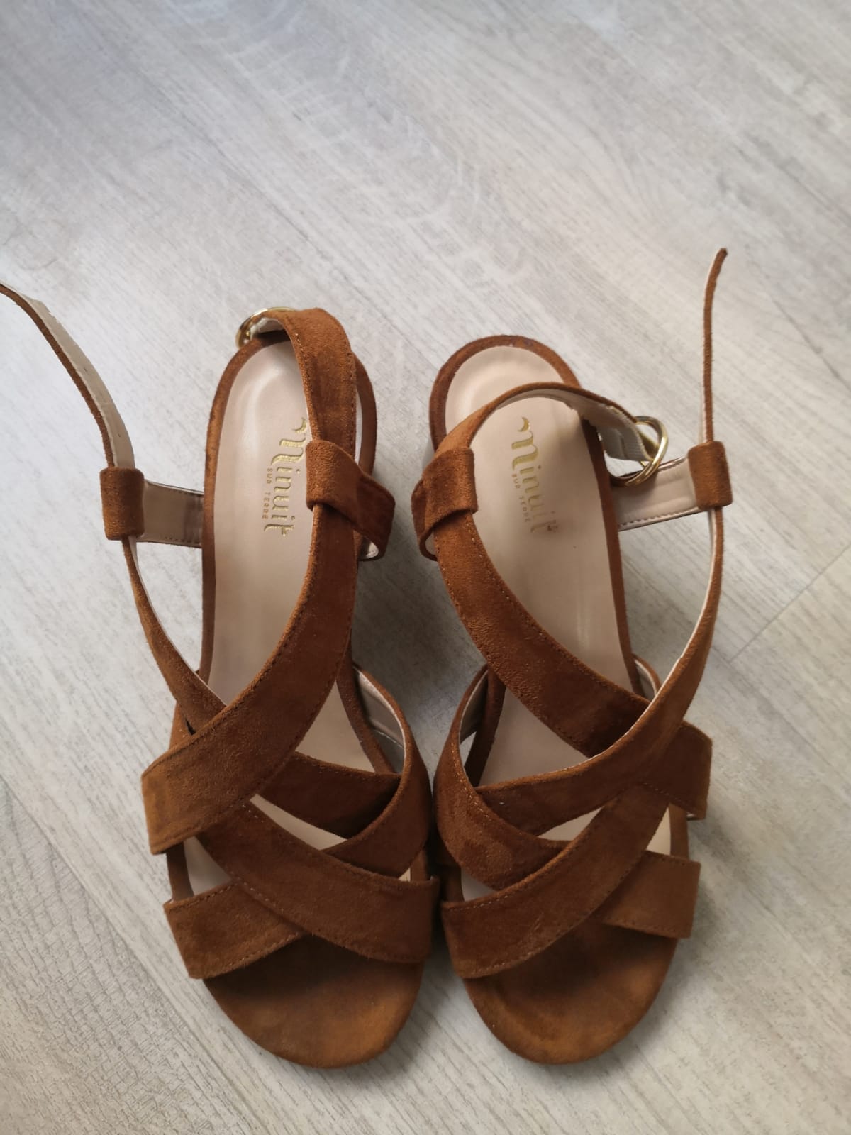 Sandales à talons en daim camel