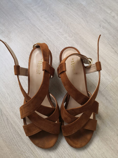 Sandales à talons en daim camel