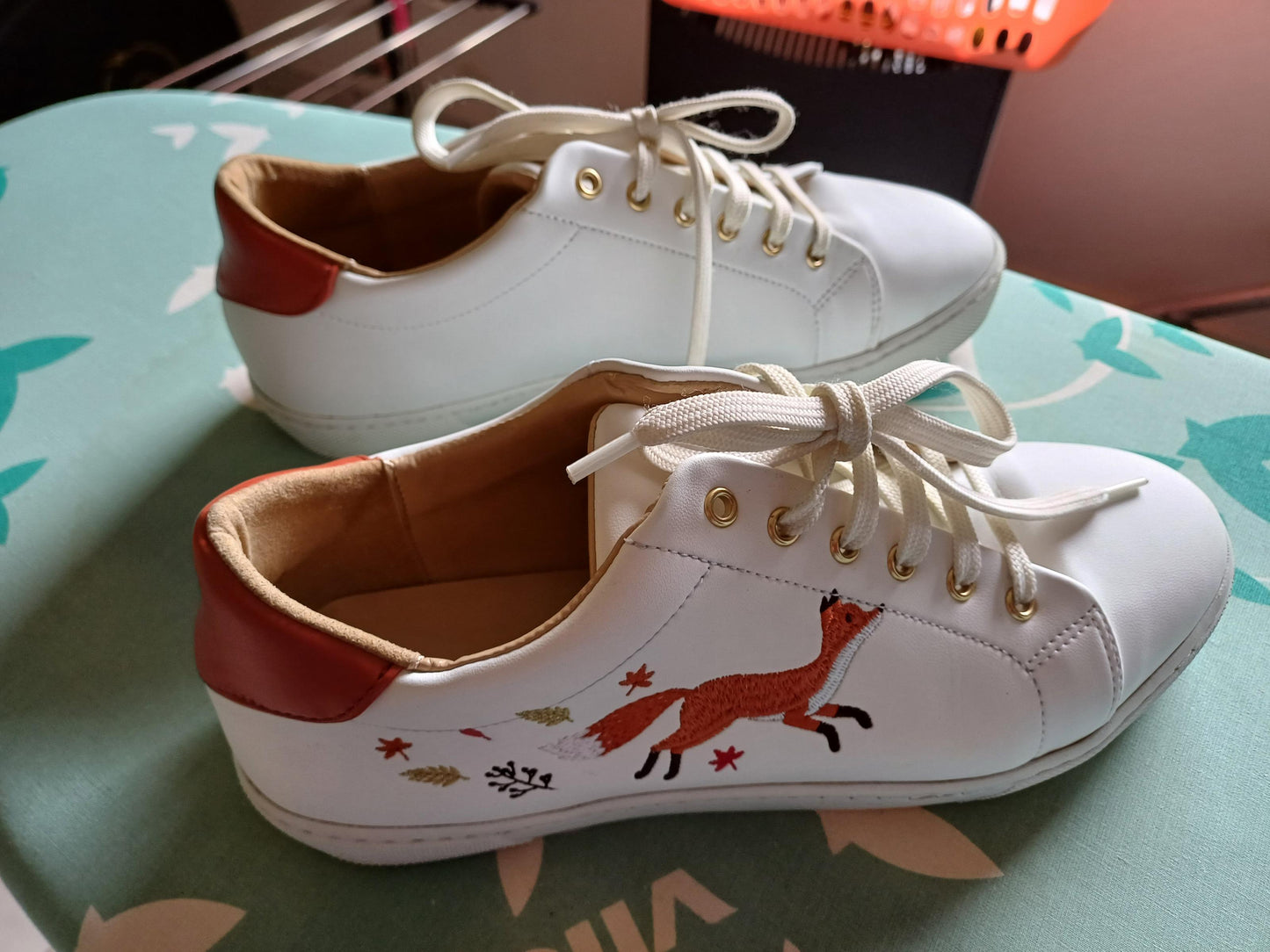 Fox Twirls 