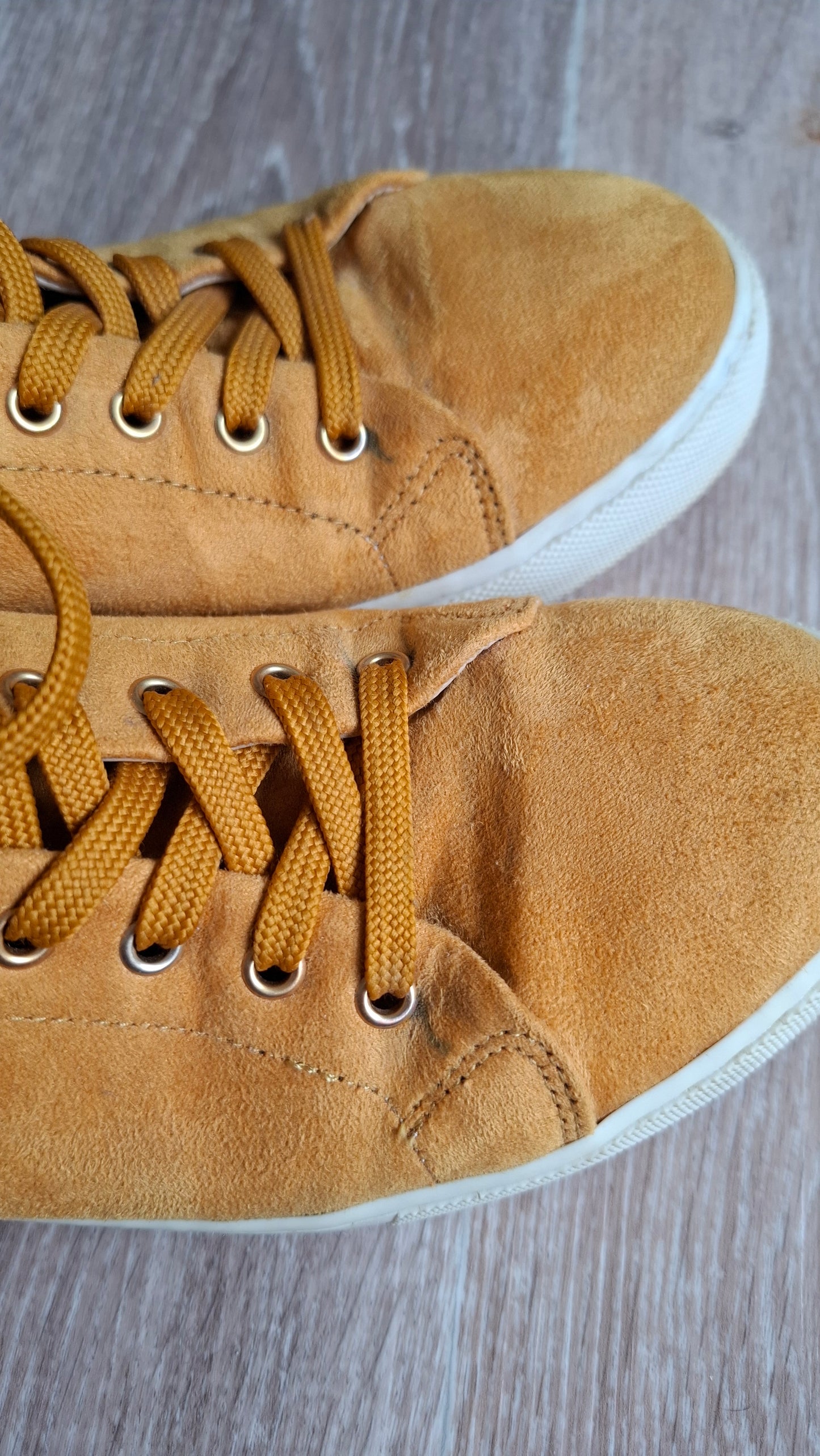 Baskets jaunes