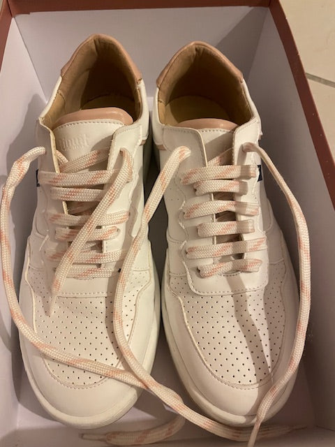 White Pink Vestige