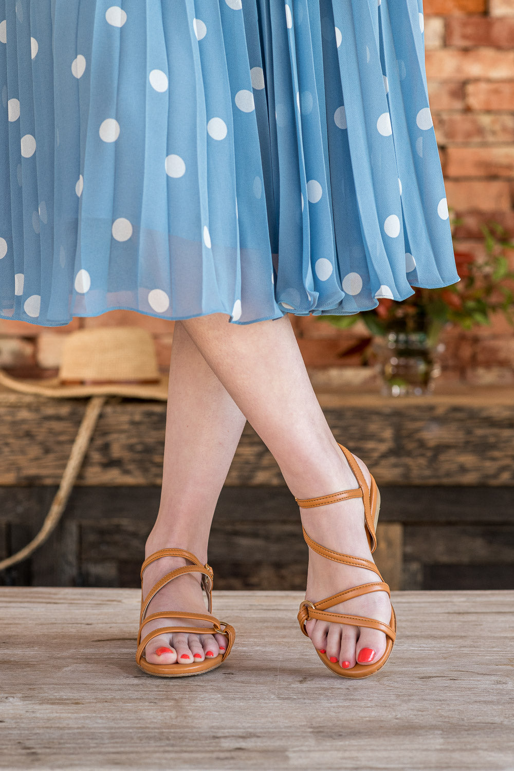 Sandales plates marrons camel femme Canistrelli Minuit sur Terre