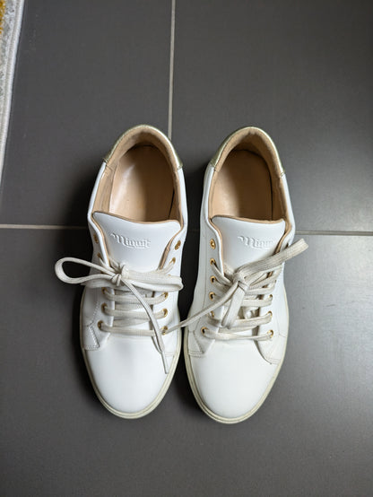 White Twirl