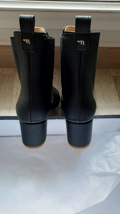 Thames Black