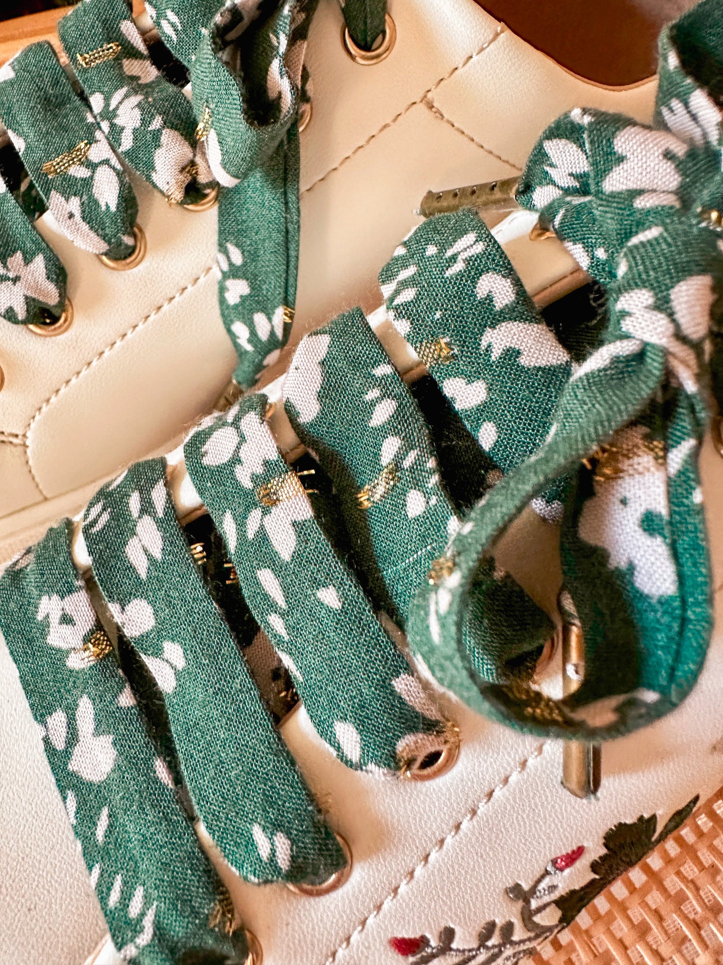 Khaki laces