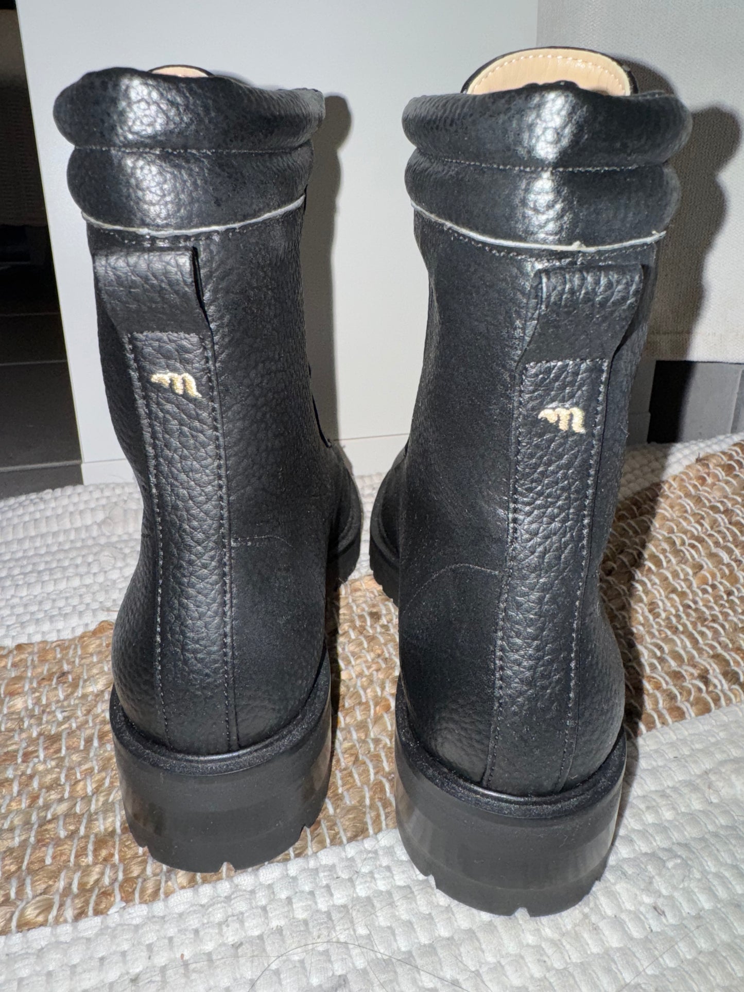 Bottines plates à lacets