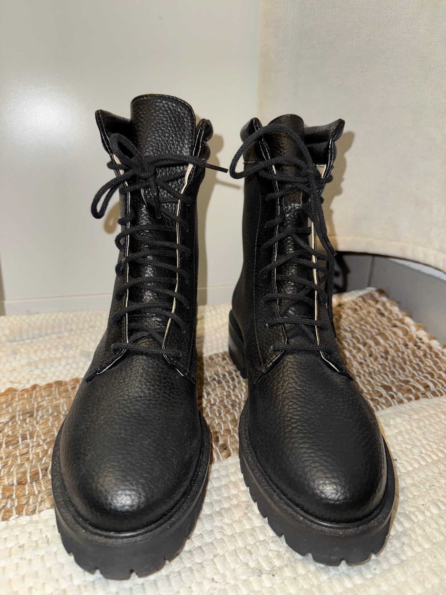 Bottines plates à lacets