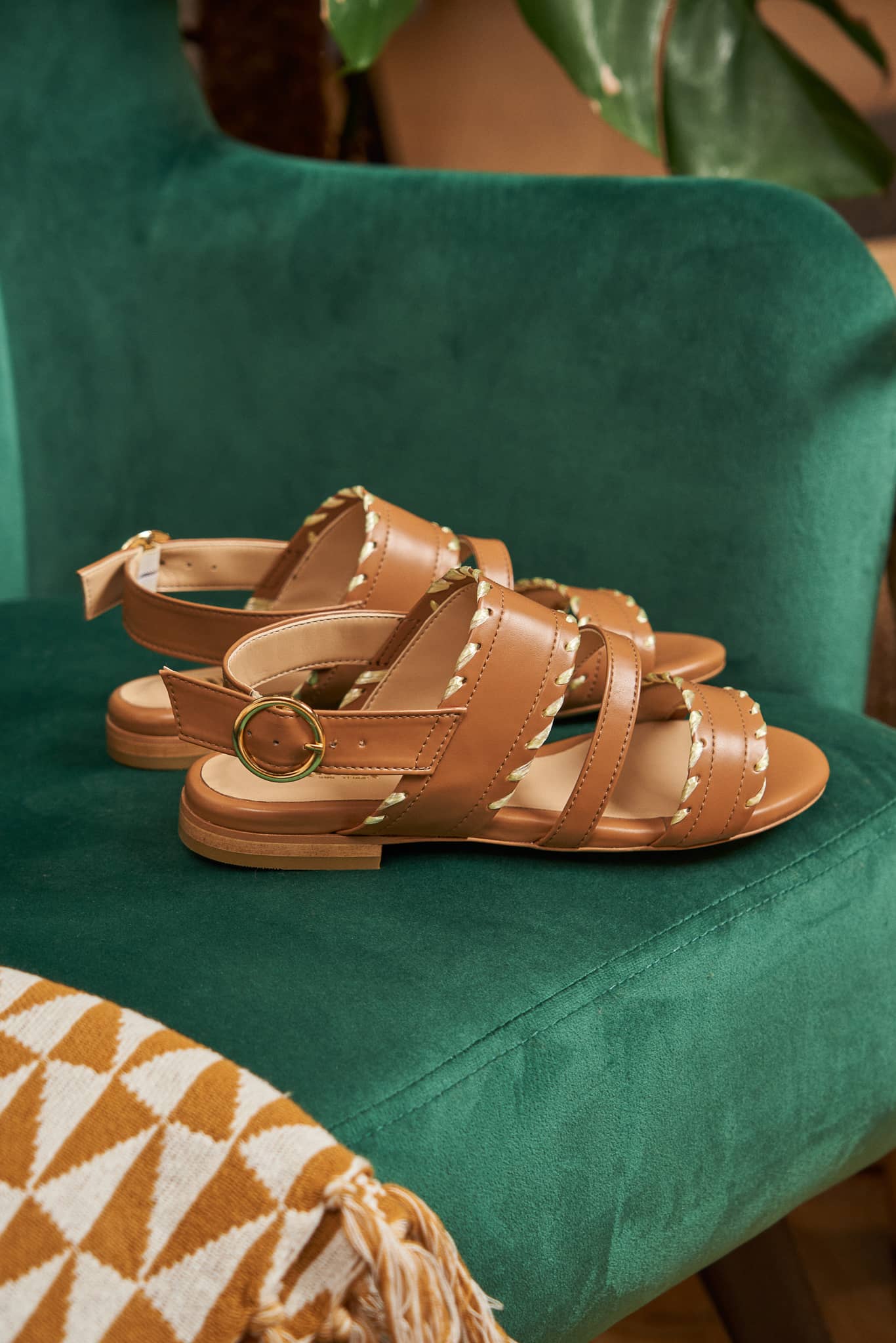 Sandales plates camel recyclées écologiques pour femme Bengale Minuit sur Terre