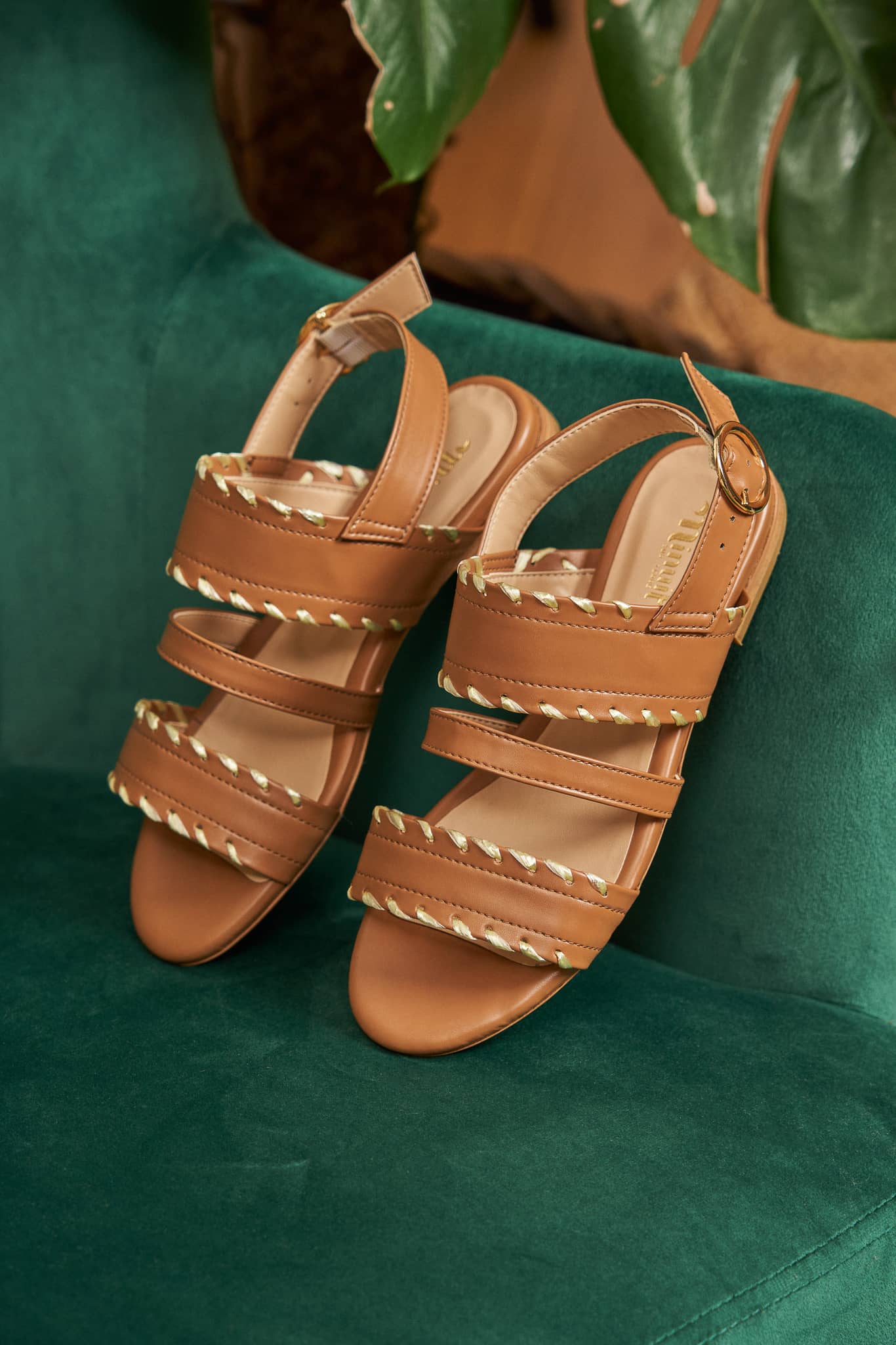 Sandales plates camel recyclées écologiques pour femme Bengale Minuit sur Terre