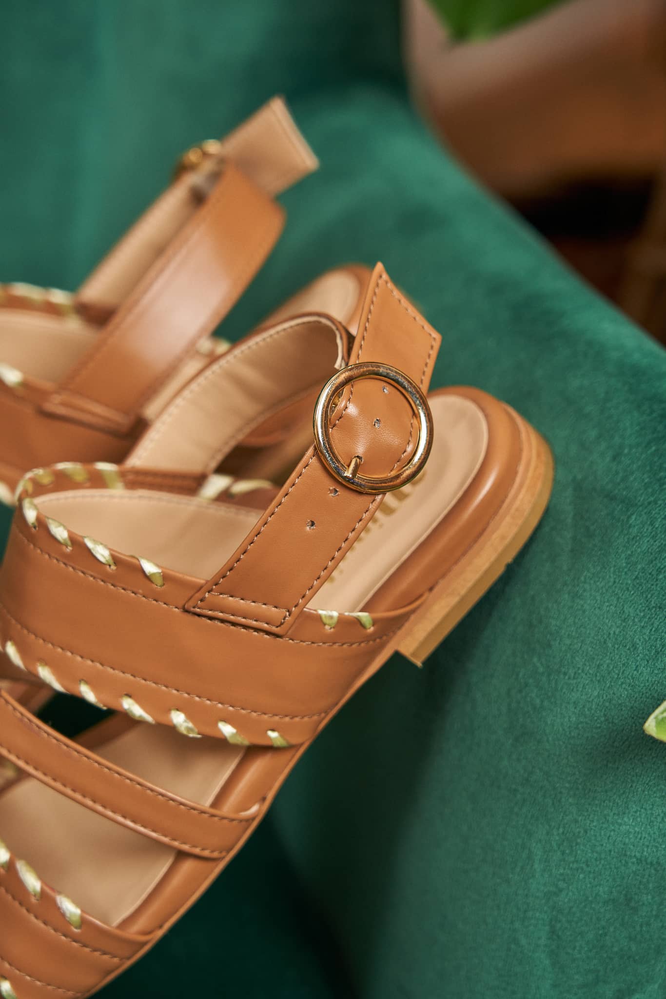 Sandales plates camel recyclées écologiques pour femme Bengale Minuit sur Terre
