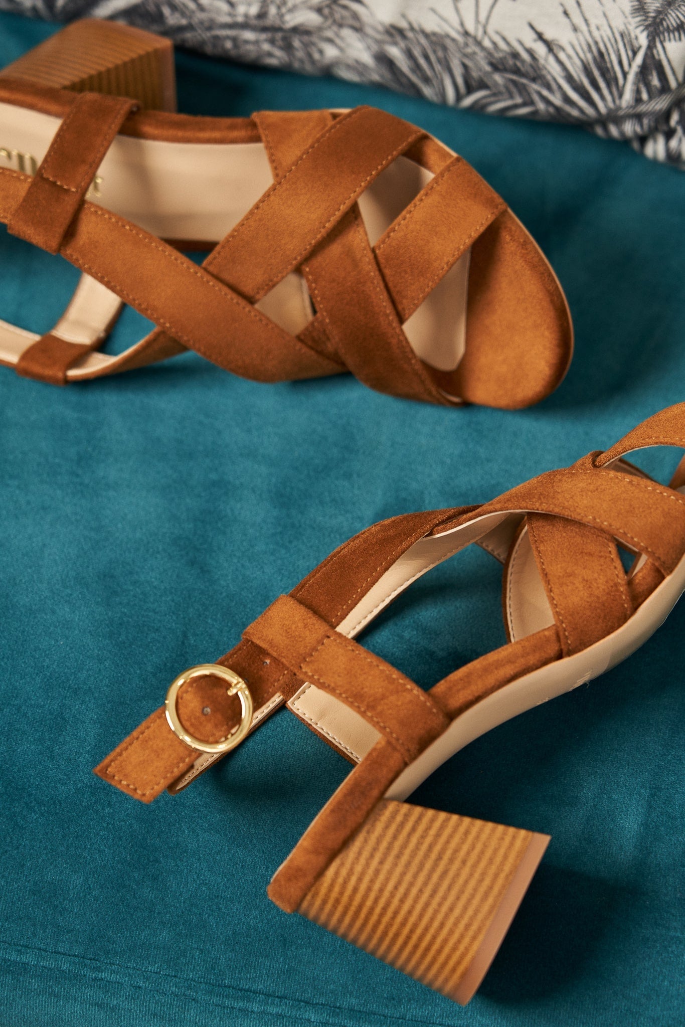Sandales à talons marron noisette pour femme écologiques recyclées et vegan Guarana Minuit sur Terre