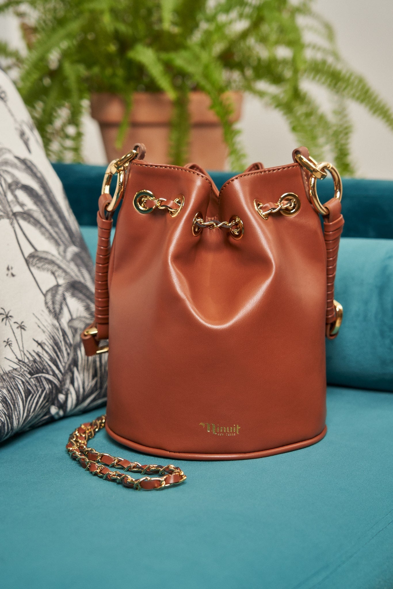 Sac à main femme seau marron camel écologique recyclé vegan Héra Minuit sur Terre