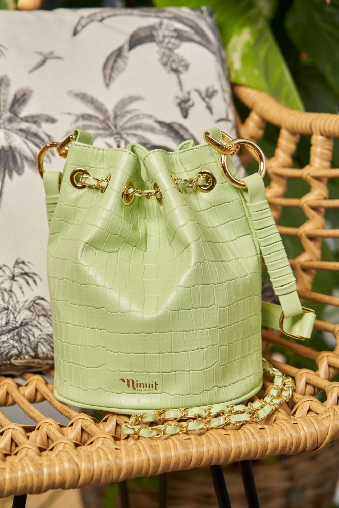 Sac à main femme seau vert menthe imitation crocodile écologique recyclé vegan Héra Minuit sur Terre