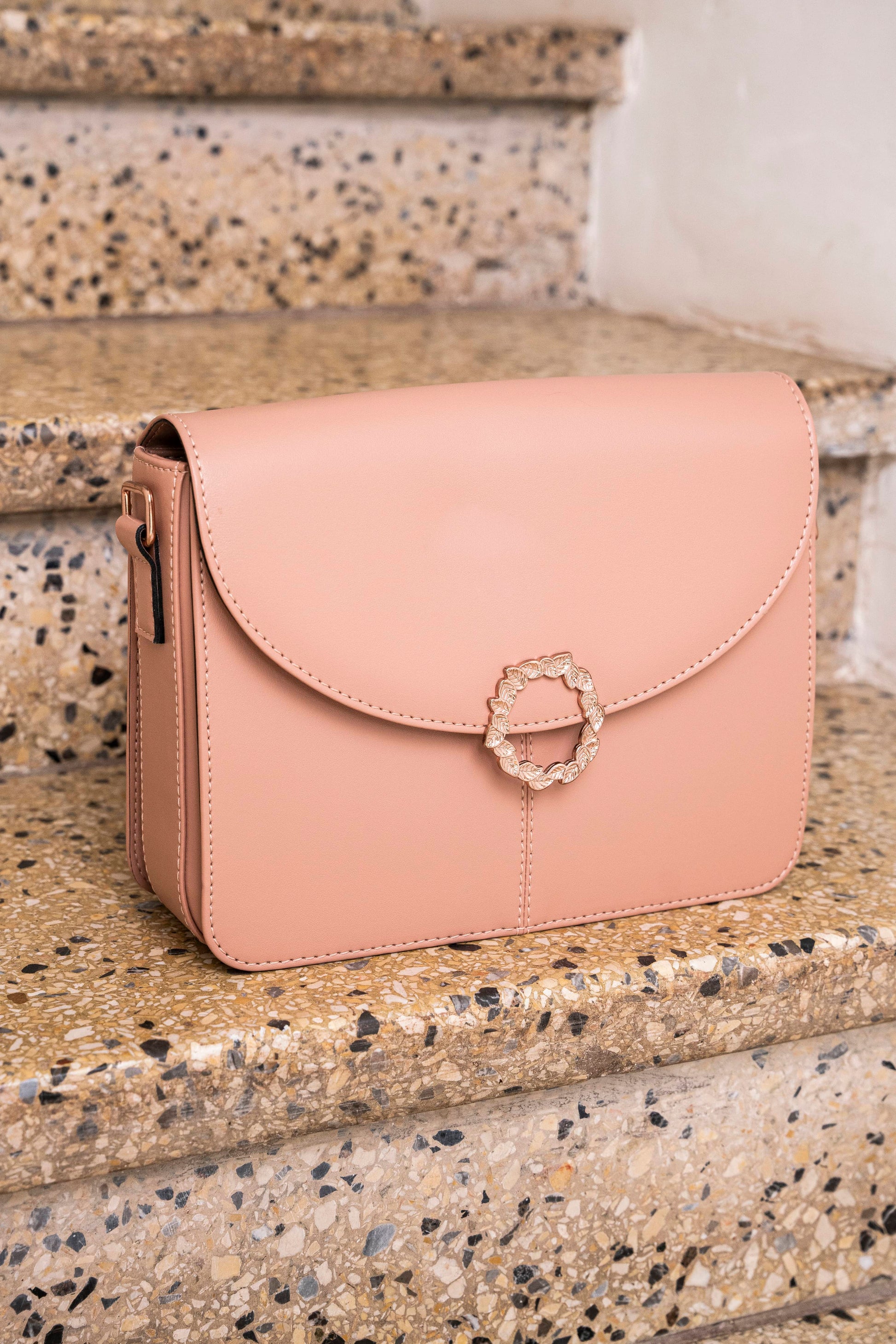 Sac à main en bandoulière rose clair vegan écoresponsable en pomme Stellan Blush Minuit sur Terre