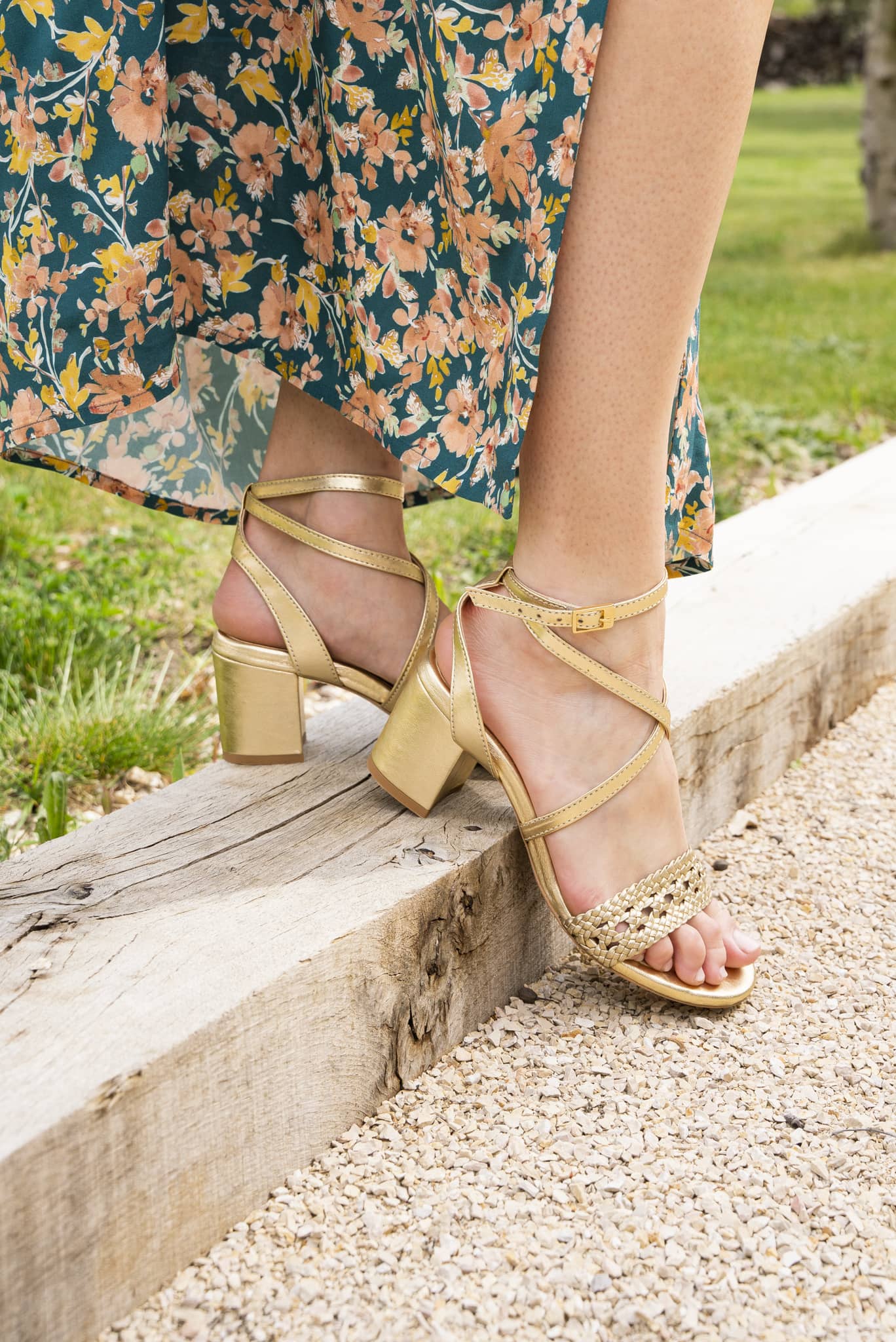 Sandales à talons dorées or femme vegan écologiques recyclées Manosque Minuit sur Terre