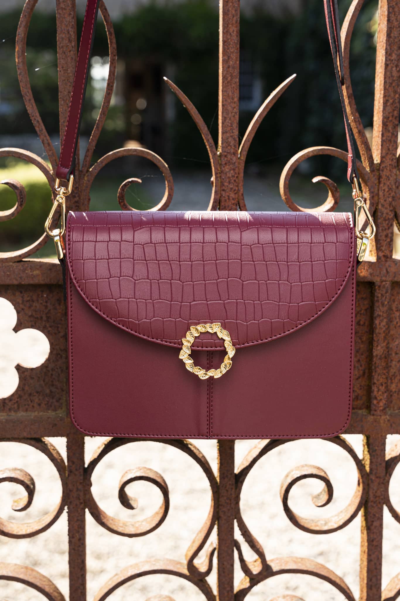 Sac à main rouge bordeaux imitation croco vegan écologique recyclé Stellan Minuit sur Terre