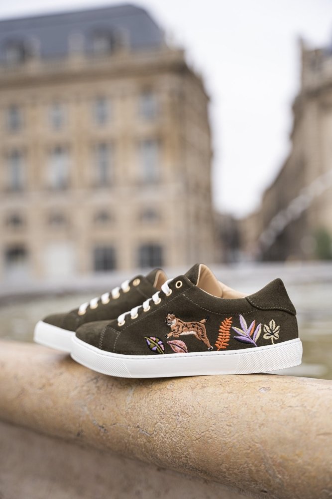 Baskets brodées vegan kaki lynx écoresponsables recyclées Virevolte Minuit sur Terre