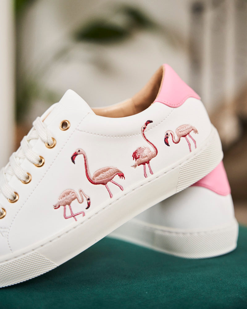 Pink Flamingos Twirl