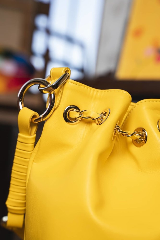 Sac à main jaune pour femme vegan écologique recyclé Héra Ocre Minuit sur Terre
