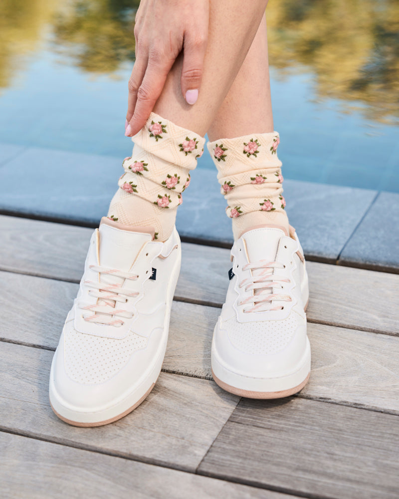 White Pink Vestige