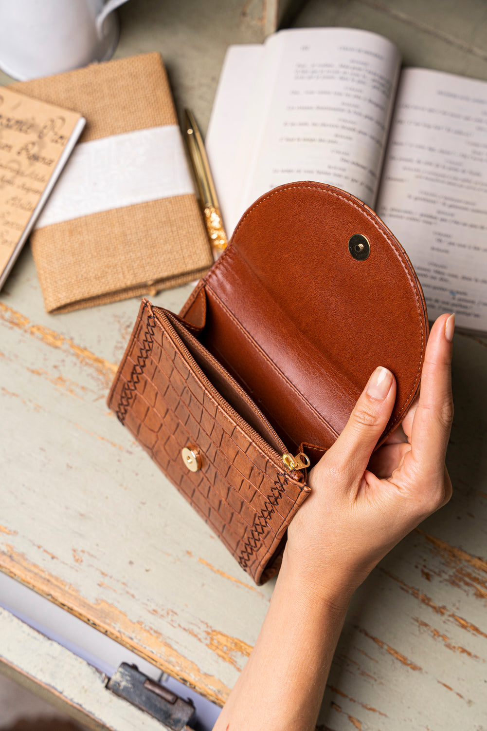 Portefeuille écologique recyclé vegan pour femme marron imitation crocodile Allegro Minuit sur Terre