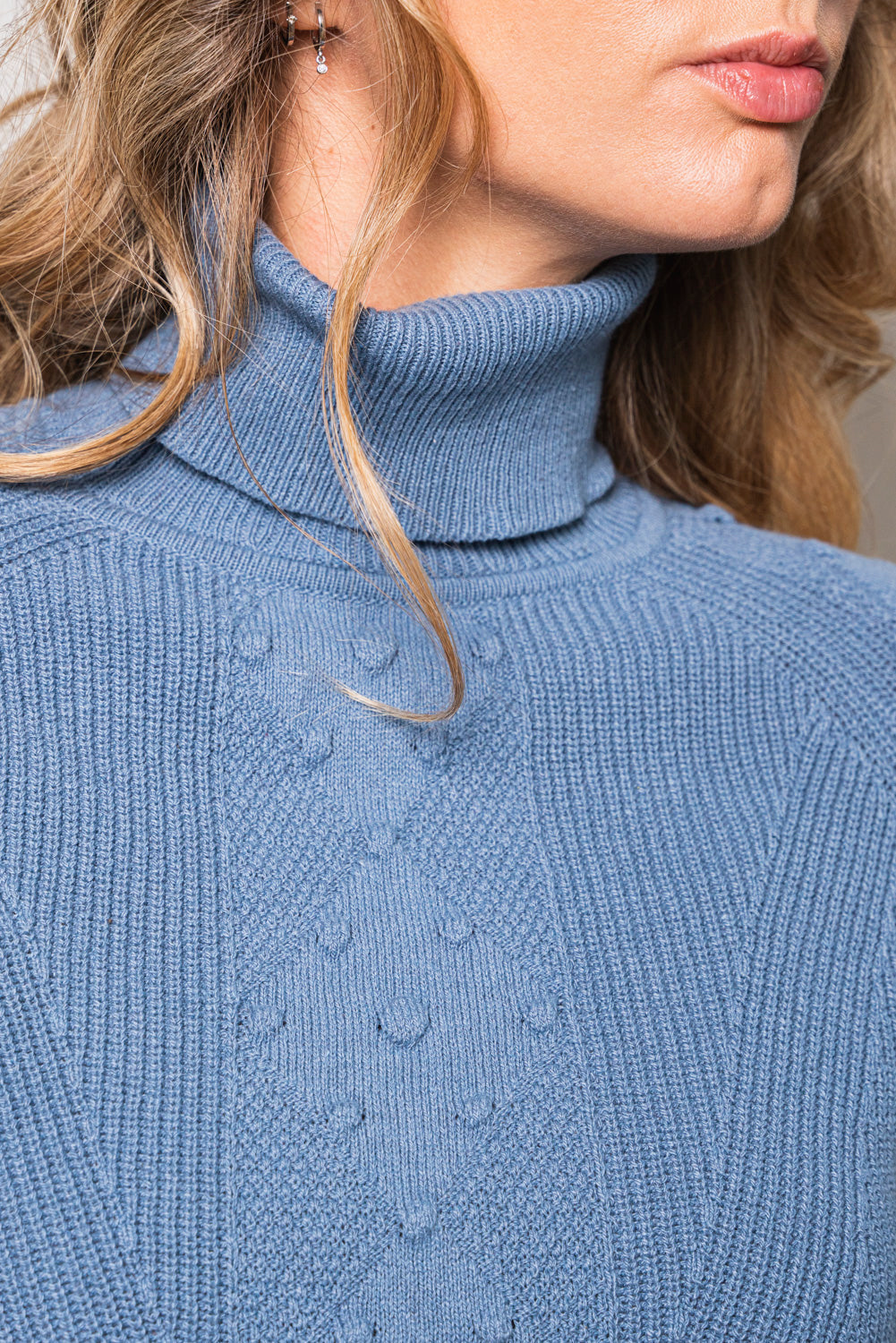 Pull col roulé bleu clair pour femme recyclé écologique Fjord Bleu Glacier Minuit sur Terre