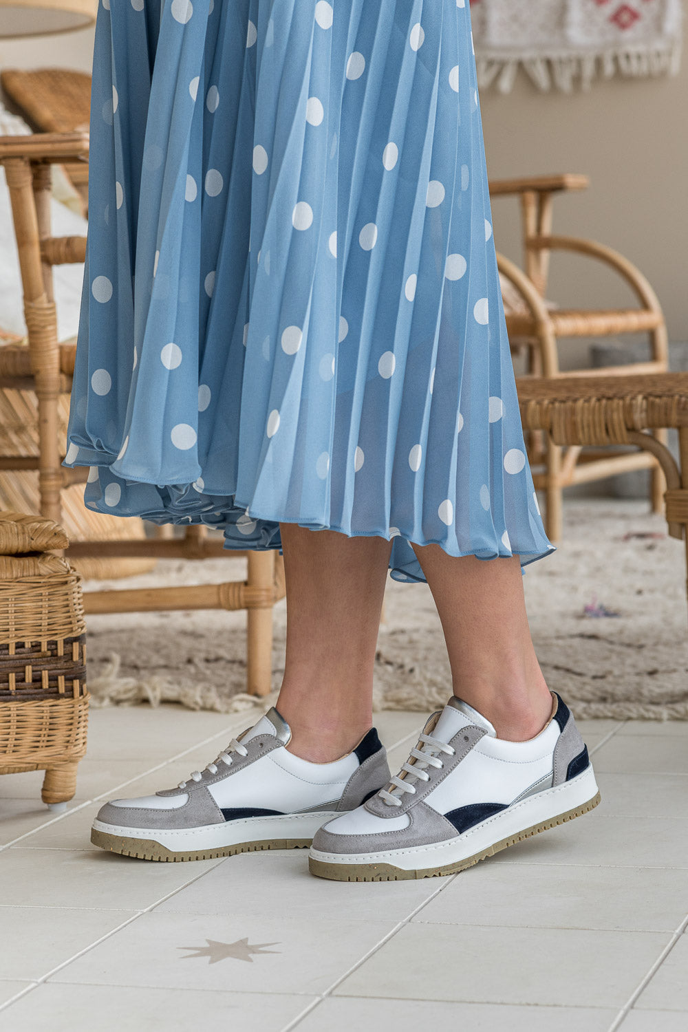 Baskets femme écologiques végétales et recyclées blanches gris bleu Aveiro Nuage Minuit sur Terre