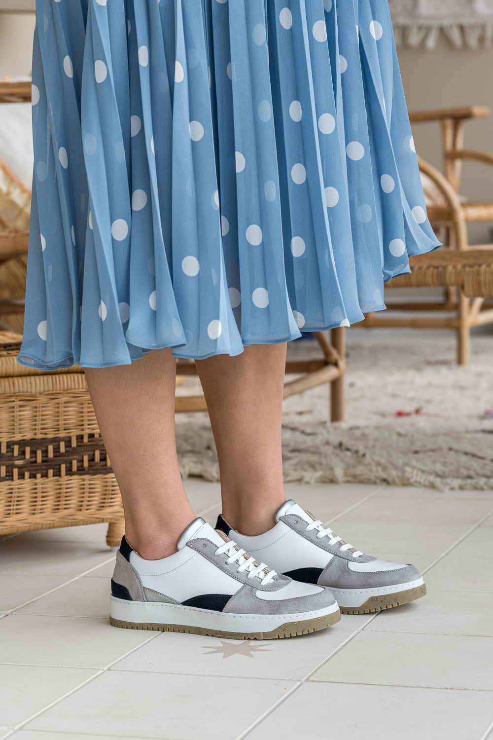 Baskets femme écologiques végétales et recyclées blanches gris bleu Aveiro Nuage Minuit sur Terre